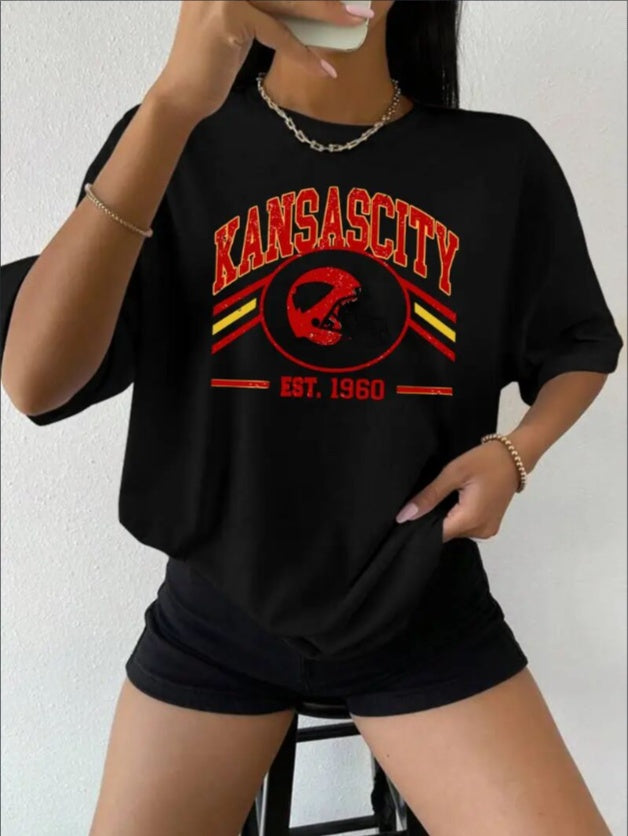 KC, Football Graphic Print T-Shirt - Crew Neck, A Comfortable Women's Short-sleeved Crew Neck T-shirt For Everyday Wear And Stylish Layering